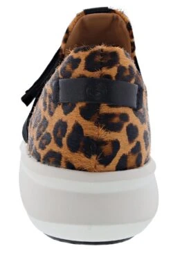 Clarks Women's Un Rio Strap Hook & Loop Slip On Sneakers With Arch Support -Tory Burch Sales 2024 0754701 04