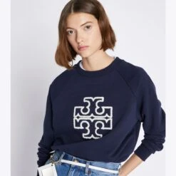 French Terry Raglan Logo Crewneck -Tory Burch Sales 2024 French20Terry20Raglan20Logo20Crewneck.TB On Model Editorial 20221214 EOMS 005.pdp 1200x1200 1