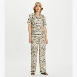 Tory Burch Printed Silk Shirt 7 Tory Burch Printed Silk Shirt -Tory Burch Sales 2024 Printed20Silk20Shirt.TB 150673 200 20230413 OMFRO.pdp 1200x1200 1